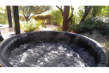 וילה העיגול הפנימי ראש פינה - החצר והבריכה