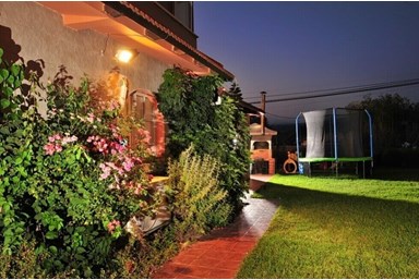 וילה דרור ונופש - בריכה מקורה וחצר