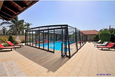 וילה אוויר הרים - החצר והבריכה