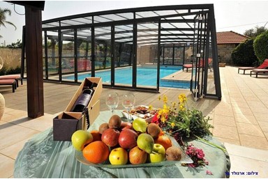 וילה אוויר הרים - החצר והבריכה