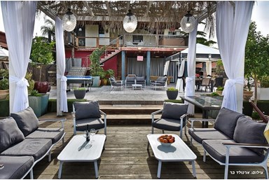 וילה מקסים - החצר