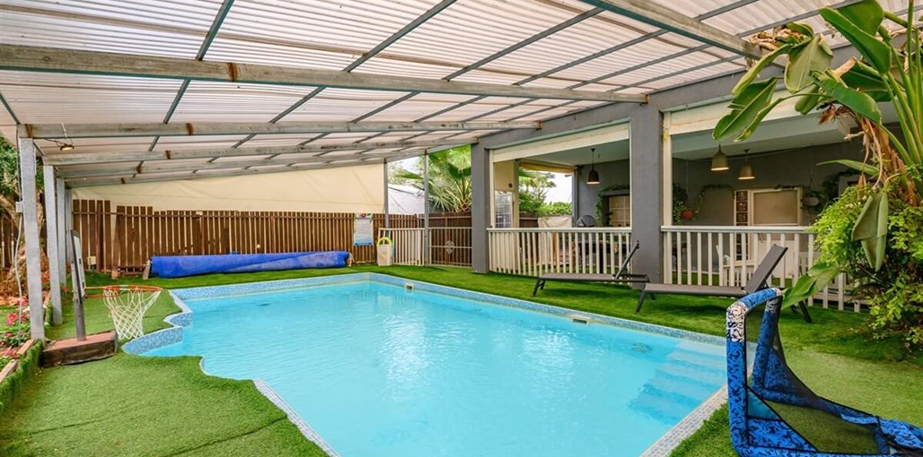 וילה בצל הגפן מתחם החוץ (15).jpg