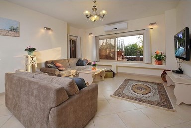 וילה רוגע בבוסתן - חדרי הוילה