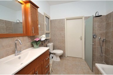 וילה רוגע בבוסתן - חדרי הוילה