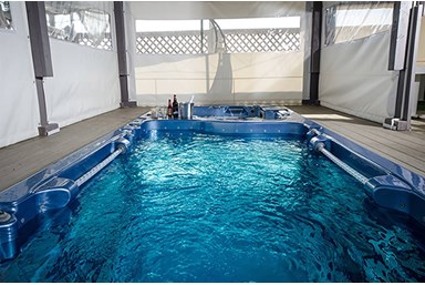 וילה פנדורה - החצר והבריכה