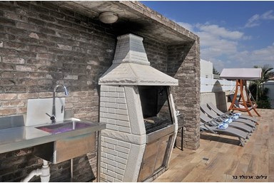 וילה ואלי - החצר והבריכה