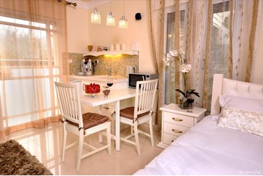 וילה סחלב - החצר והבריכה