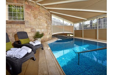 וילה אחוזת אלישבע - החצר והבריכה