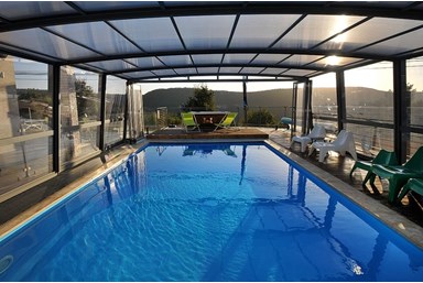 וילה מלכי האוס - המתחם החיצוני