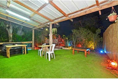 וילה פרדייז בכפר - הבקתות