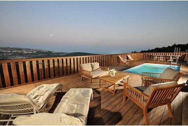 וילה טרסה view - החצר והבריכה