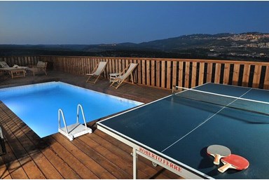 וילה טרסה view - החצר והבריכה