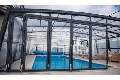 וילה גולדיס - חצר הוילה 