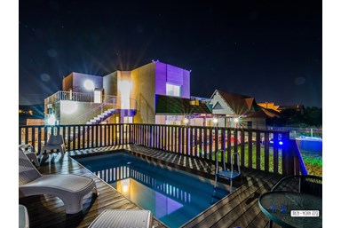 וילה גרנד וויו - החצר והבריכה