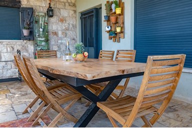 וילה לה קאסה - החצר והבריכה