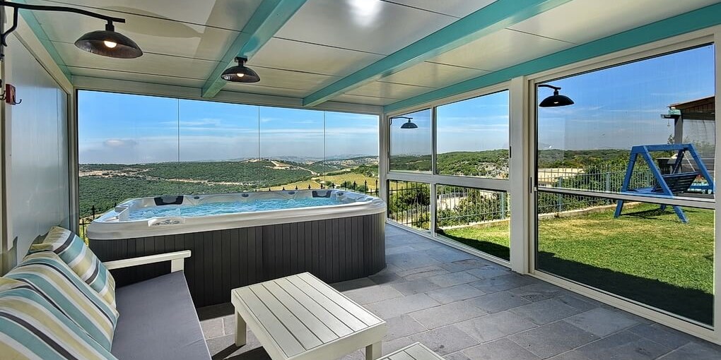 וילה על הקצה וילה על הקצה - הבריכה והחצר (75).jpg