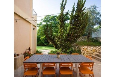 וילה בית נורית - החצר והנוף