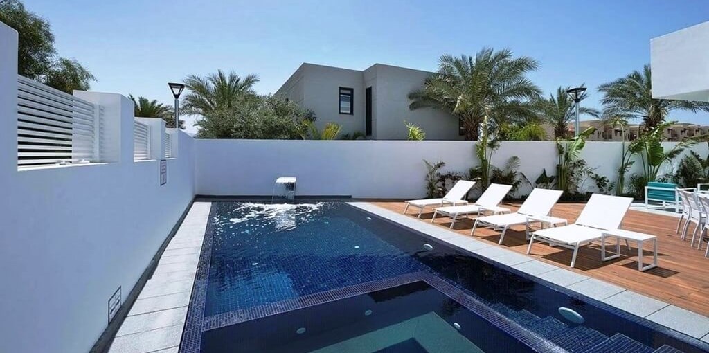 וילה גרדניה v4u_1495101070478258_1200x710.jpg