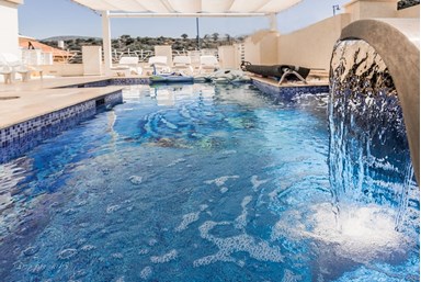 וילה לה וילה בל - הבריכה והחצר