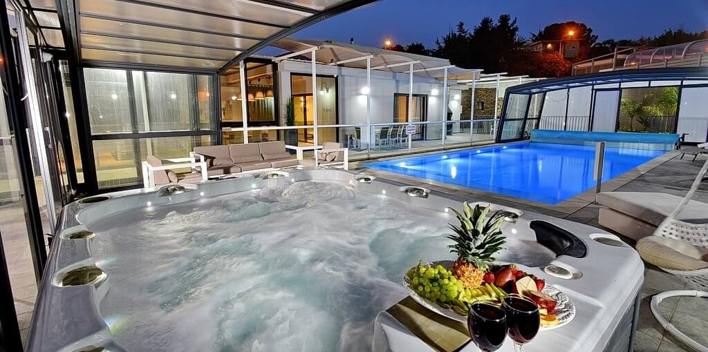 וילה קרולינה החצר והבריכה (40).jpg