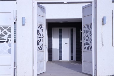 וילה הצוק במרומים - מתחם החוץ