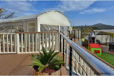 וילה אחוזת נטלי - הבריכה והחצר