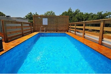 וילה לימן ריזורט - החצר והבריכה הפרטית