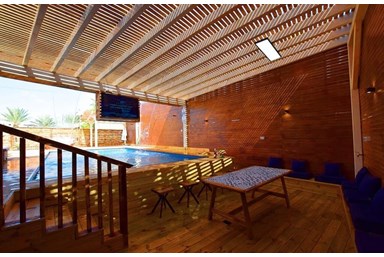 וילה לונה בוטיק - החצר והבריכה