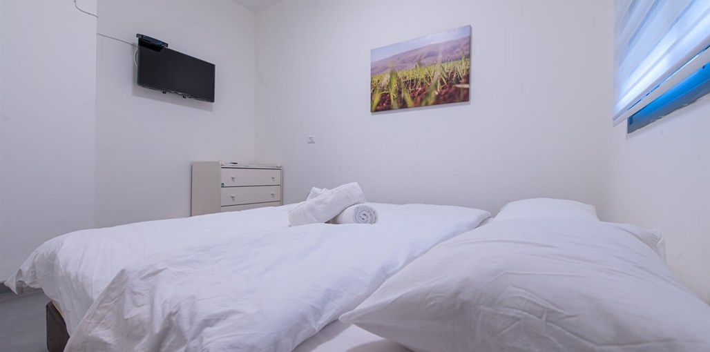 אחוזת דוד בגליל אחוזת דוד - פנים הוילה (38).jpg