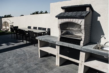 וילה יוקרה בגליל דרנה - הבריכה והחצר