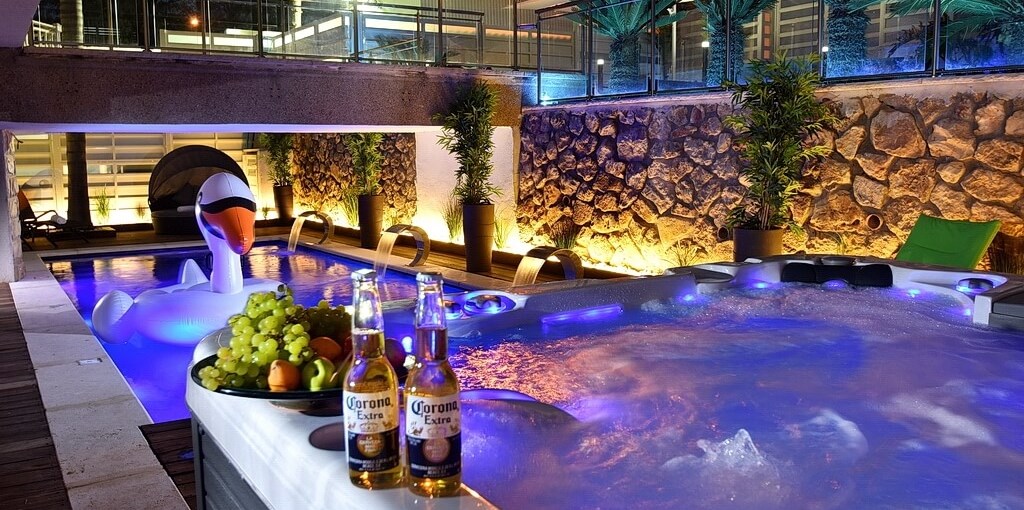 אחוזת השף אחוזת השף - החצר והבריכה (4).JPG