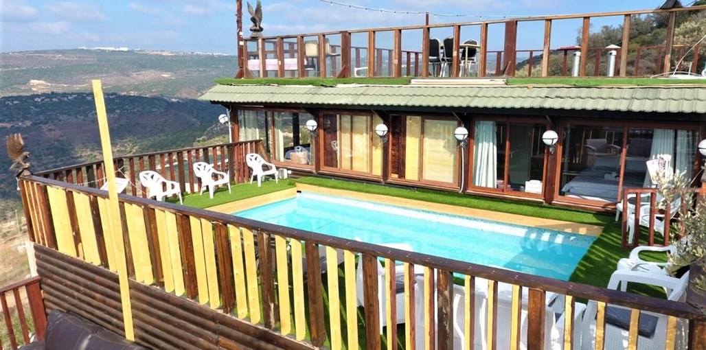 וילה הורייזן וילה הורייזן - החצר והבריכה (14).jpeg