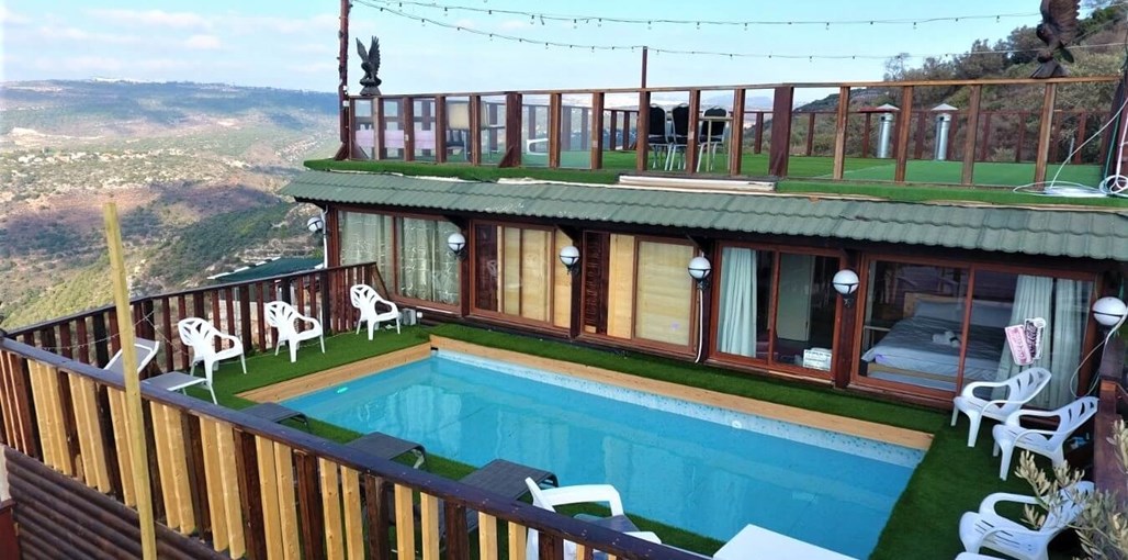 וילה הורייזן וילה הורייזן - החצר והבריכה (17).jpeg