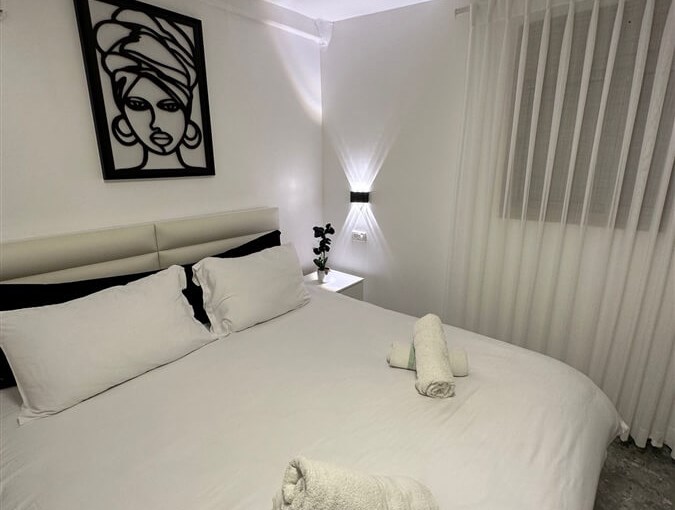 אחוזת אופאל חדר שינה אוגוסט (1).jpeg