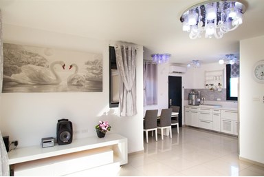 וילה אחוזת מלכותך - הוילה