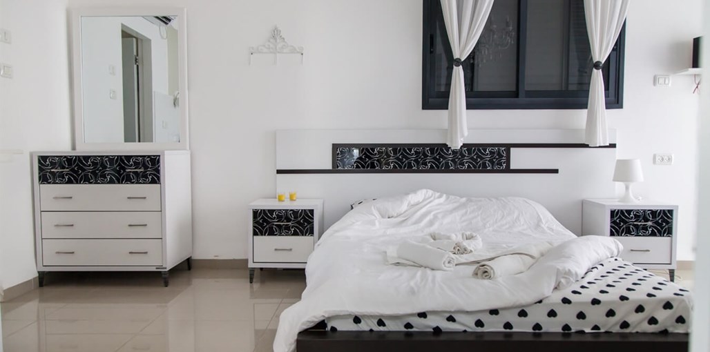 אחוזת מלכותך חדר 1 קומה עליונה (6).jpg