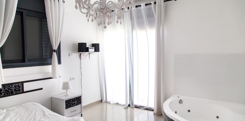 אחוזת מלכותך חדר 1 קומה עליונה (11).jpg