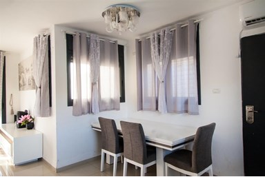 וילה אחוזת מלכותך - הוילה