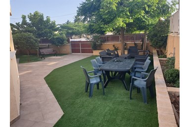 וילה קאהן - החצר והבריכה הפרטית