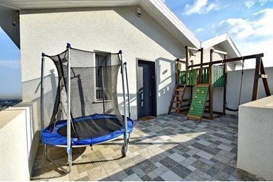 וילה אדג' - Villa Edge - החצר והנוף