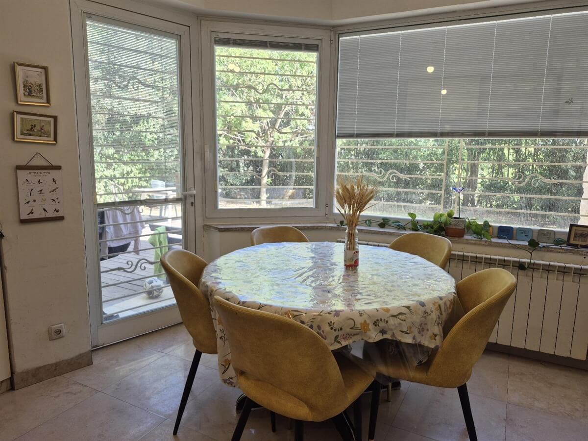 חורשה בארץ יהודה - Ezion Grove