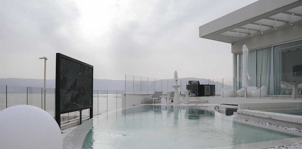 וילה אגם החלומות - Dream Lake Villa החצר (16).jpg