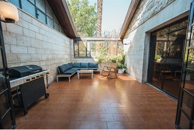 וילה מול תכלת - הוילה