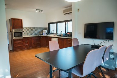 וילה מול תכלת - הוילה