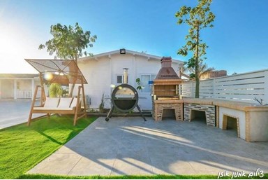 וילה מנו ויליג' - מתחם החוץ