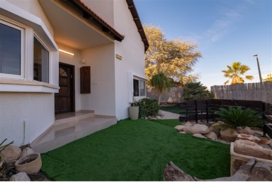 וילה טי האוס - Villa T House - החצר