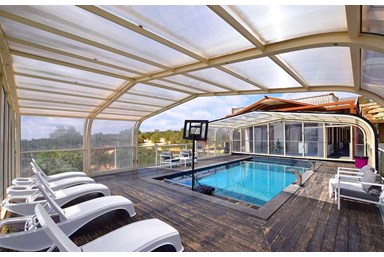 וילה אחוזת ראש ההר - מתחם החוץ