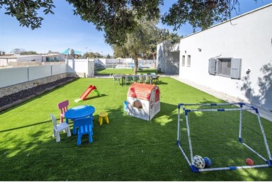 וילה אחוזת עומרי - מתחם החוץ