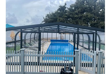 וילה אחוזת עומרי - מתחם החוץ