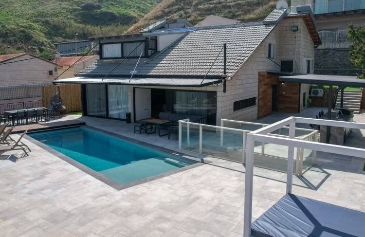 וילה רז בכנרת החצר (3).jpg